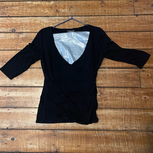 Low cut, Kenneth Cole Black Top - Picture 1 of 4